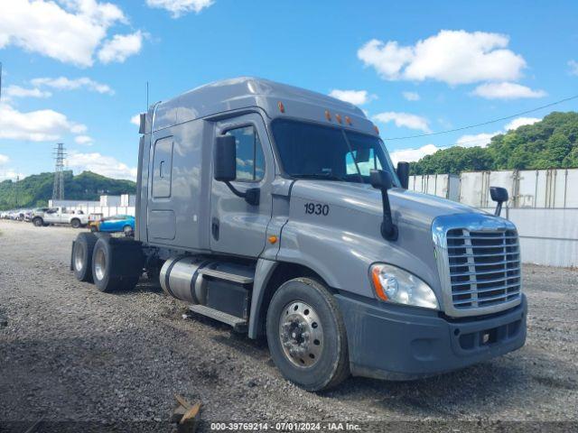  Salvage Freightliner Cascadia 125