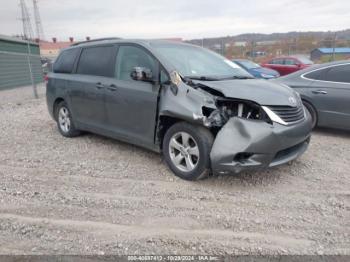  Salvage Toyota Sienna