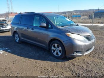  Salvage Toyota Sienna