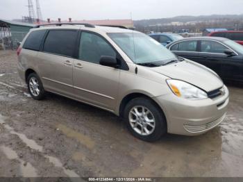  Salvage Toyota Sienna