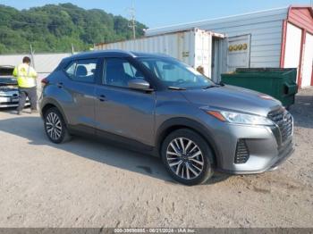  Salvage Nissan Kicks