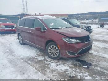  Salvage Chrysler Pacifica