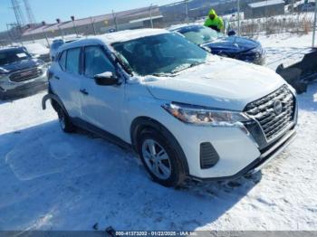  Salvage Nissan Kicks