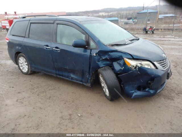  Salvage Toyota Sienna