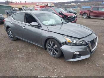  Salvage Nissan Altima