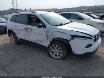  Salvage Jeep Cherokee