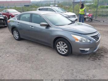  Salvage Nissan Altima
