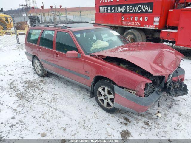  Salvage Volvo V70
