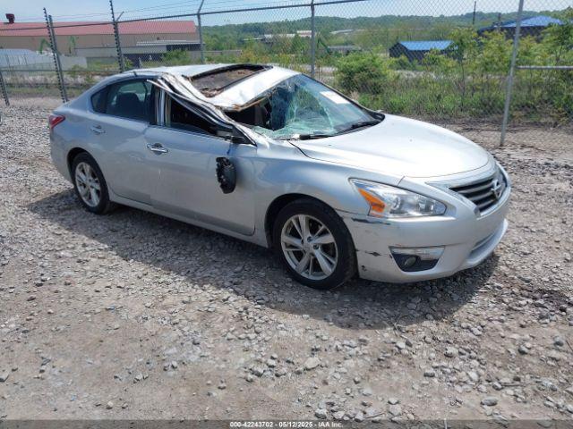  Salvage Nissan Altima