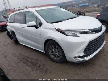  Salvage Toyota Sienna