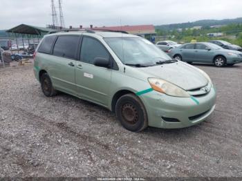  Salvage Toyota Sienna