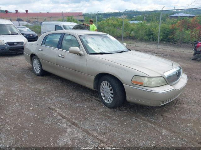  Salvage Lincoln Towncar
