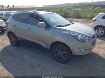  Salvage Hyundai TUCSON