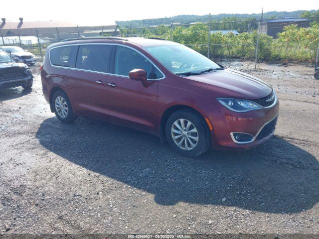  Salvage Chrysler Pacifica