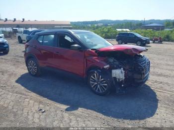  Salvage Nissan Kicks