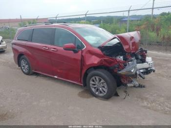  Salvage Toyota Sienna