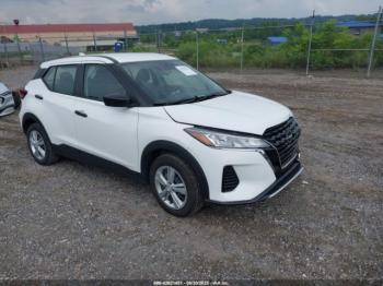  Salvage Nissan Kicks