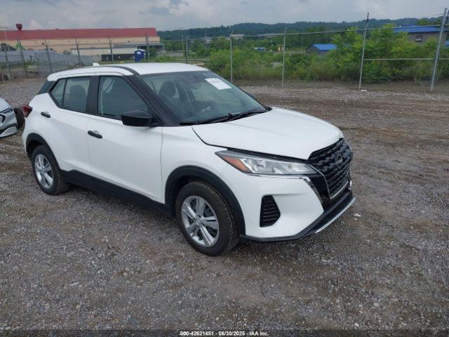  Salvage Nissan Kicks