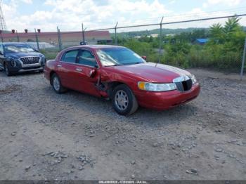  Salvage Lincoln Towncar