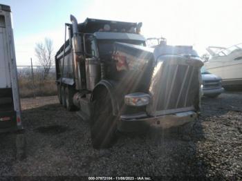  Salvage Peterbilt 389