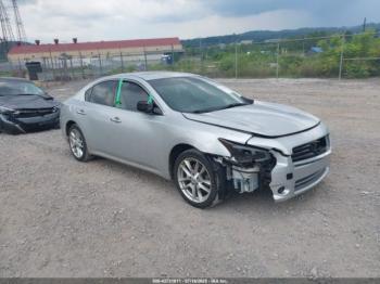  Salvage Nissan Maxima