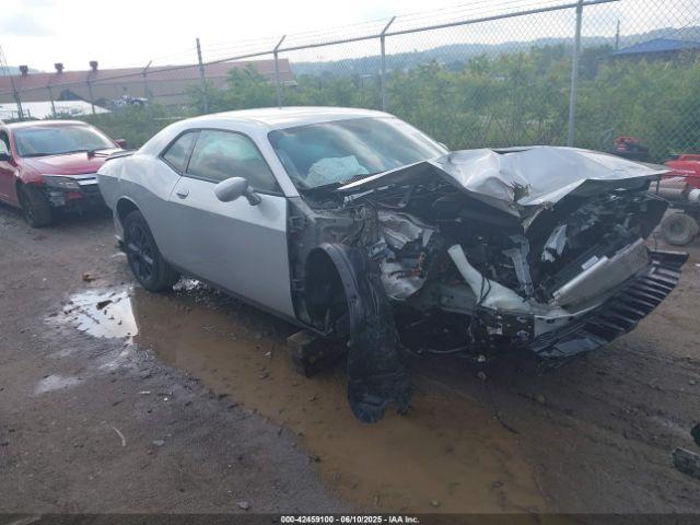  Salvage Dodge Challenger