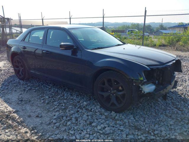  Salvage Chrysler 300