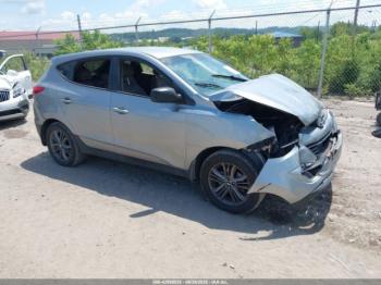  Salvage Hyundai TUCSON