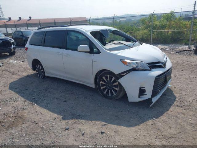  Salvage Toyota Sienna