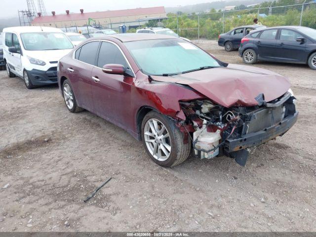  Salvage Nissan Maxima