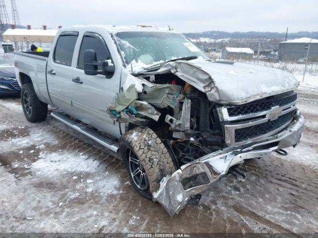  Salvage Chevrolet Silverado 2500