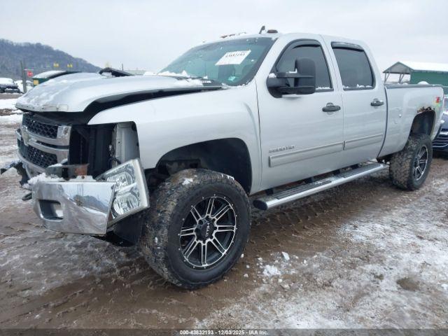 Chevrolet Silverado 2500 Lt Image 11
