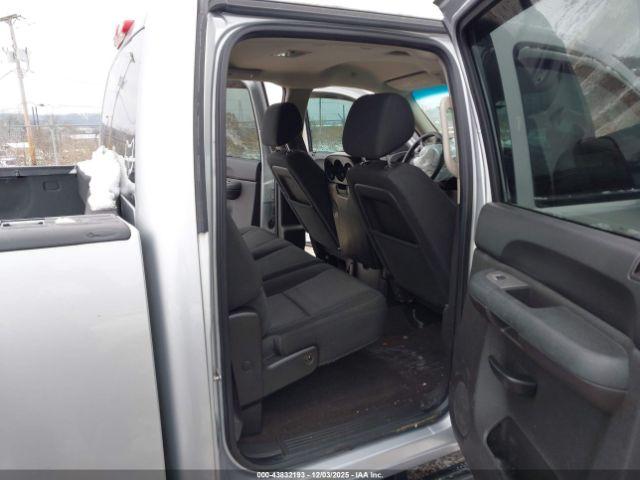 Chevrolet Silverado 2500 Lt Image 16