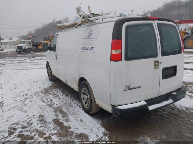 Chevrolet Express Work Van Image 4