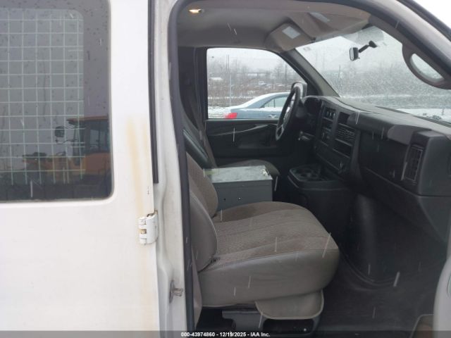 Chevrolet Express Work Van Image 8