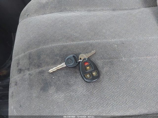 Chevrolet Express Work Van Image 9