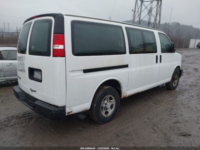 Chevrolet Express Work Van Image 5