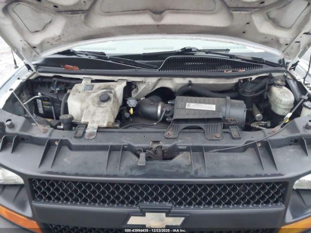 Chevrolet Express Work Van Image 11