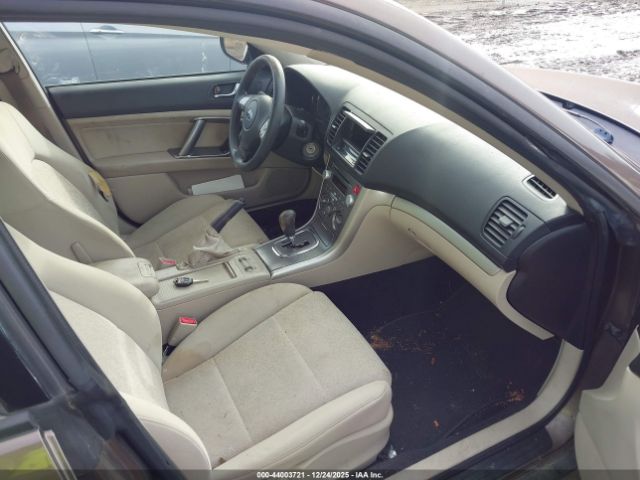 Subaru Outback 2.5i Image 6