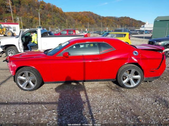 Dodge Challenger Sxt Image 12