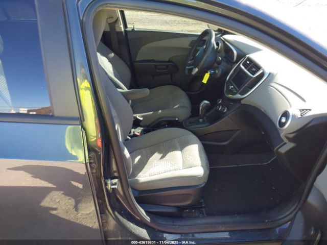 Chevrolet Sonic Fwd  Ls Image 4