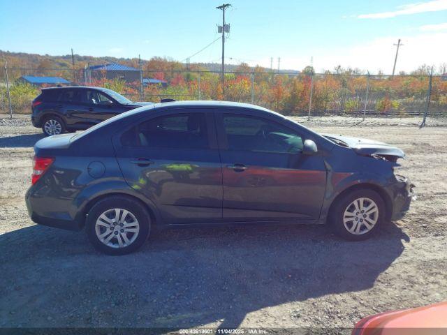 Chevrolet Sonic Fwd  Ls Image 13