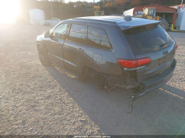 Jeep Grand Cherokee Laredo X 4x4 Image 13