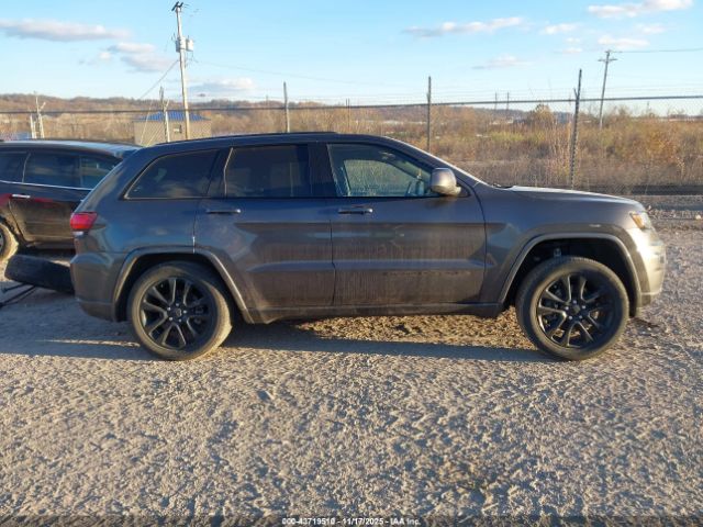 Jeep Grand Cherokee Laredo X 4x4 Image 16