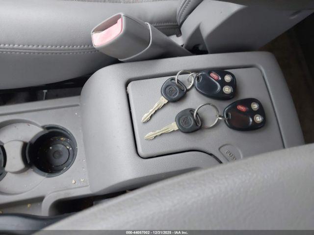 Saturn Vue V6 Image 8