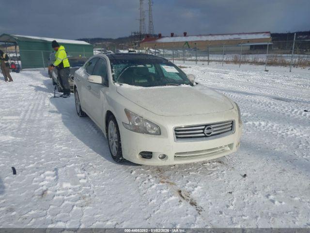  Salvage Nissan Maxima
