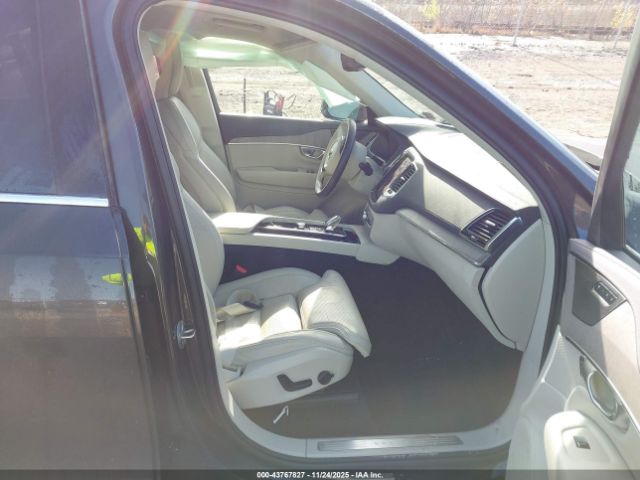 Volvo XC90 B6 Ultimate Bright Theme 7-seater Image 14