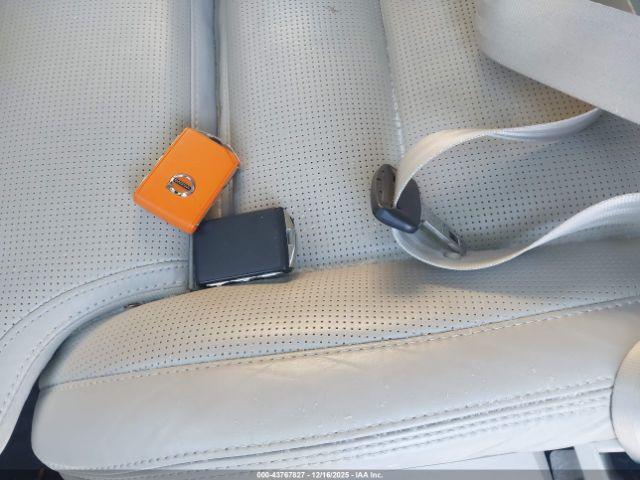 Volvo XC90 B6 Ultimate Bright Theme 7-seater Image 16