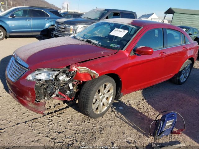 Chrysler 200 Touring Image 3