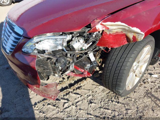 Chrysler 200 Touring Image 6